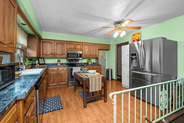4131 Fillmore Lane, Davenport, IA 52806