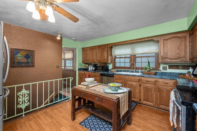 4131 Fillmore Lane, Davenport, IA 52806
