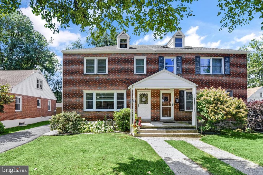 22 LAWNDALE RD, Wyomissing, PA 19610