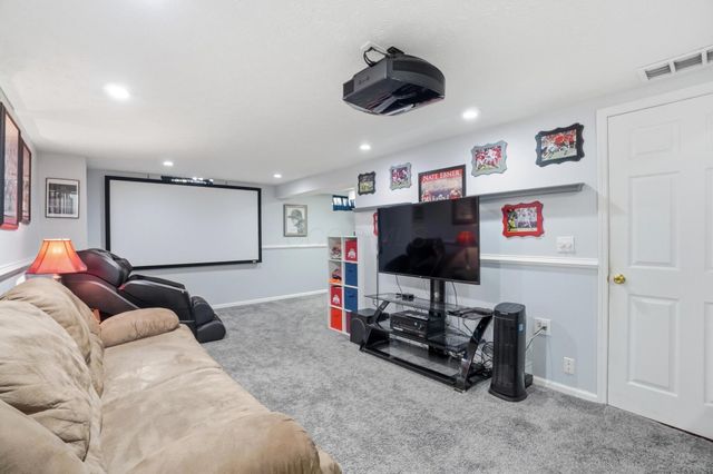 4990 Pegasus Court, Hilliard, OH 43026