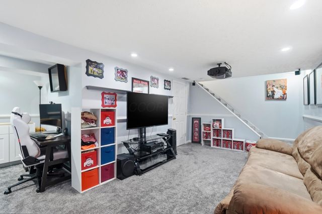 4990 Pegasus Court, Hilliard, OH 43026