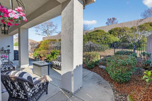 9021 Fallsmont Dr, El Dorado Hills, CA 95762