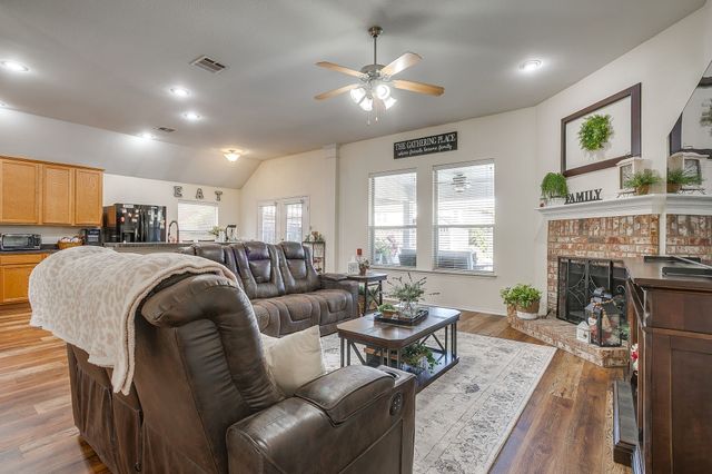 509 Azalea Drive, Glenn Heights, TX 75154