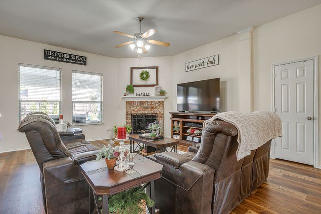 509 Azalea Drive, Glenn Heights, TX 75154