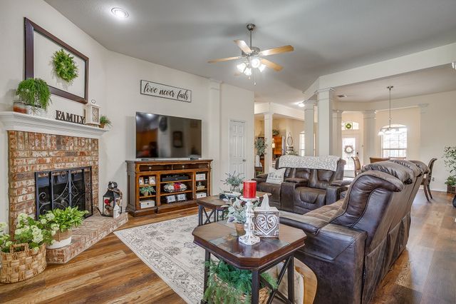 509 Azalea Drive, Glenn Heights, TX 75154