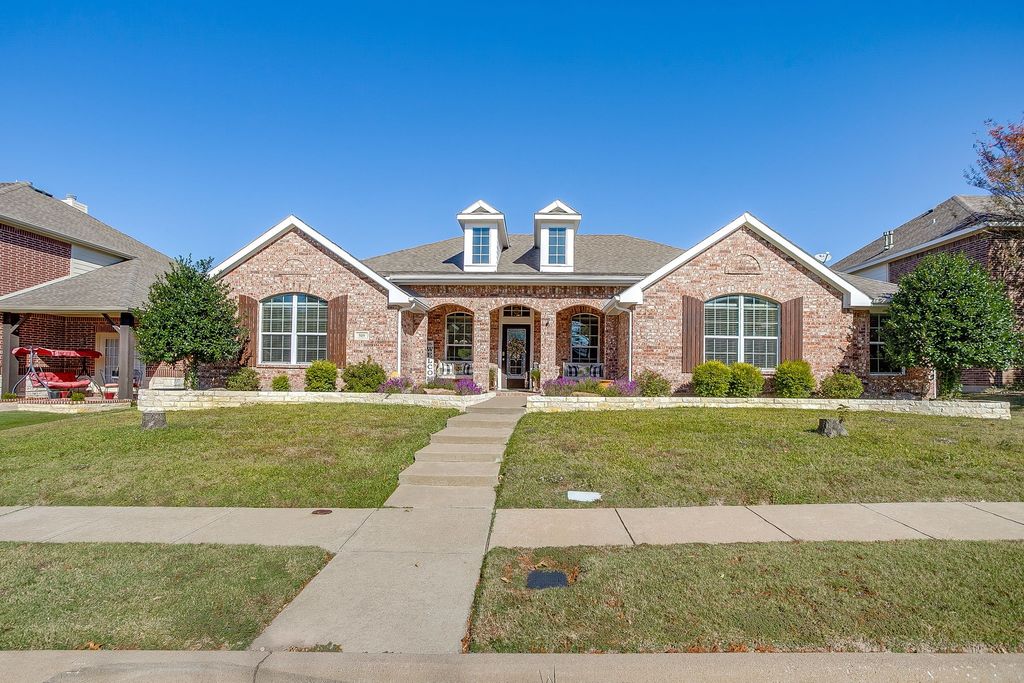 509 Azalea Drive, Glenn Heights, TX 75154