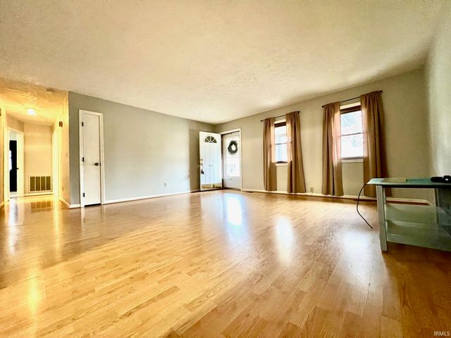 149 Hel Mar Drive, Mitchell, IN 47446