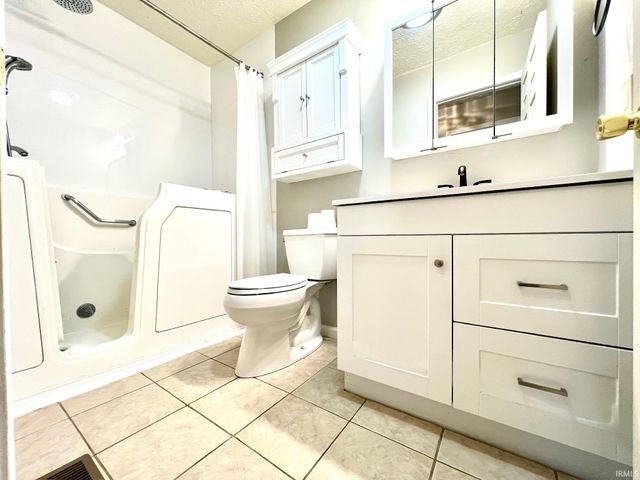 149 Hel Mar Drive, Mitchell, IN 47446