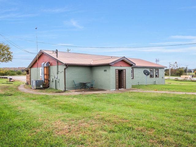 4921 Highway 48, N, Nunnelly, TN 37137