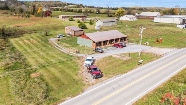 4921 Highway 48, N, Nunnelly, TN 37137