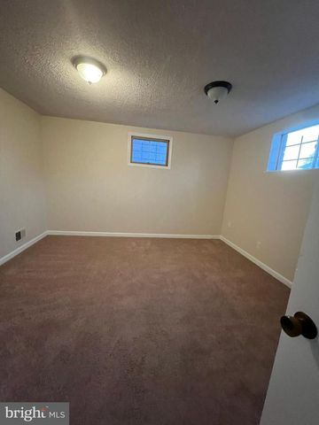 8102 CAREY BRANCH DR, Fort Washington, MD 20744