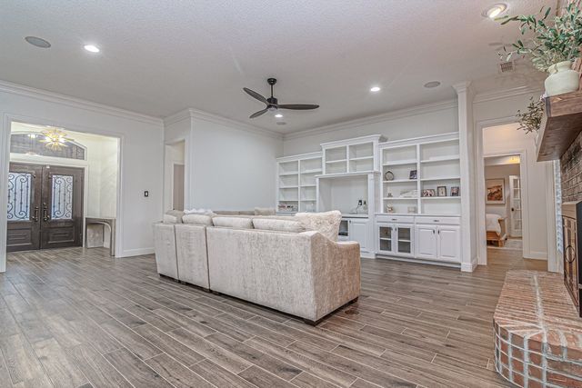 2009 Brentwood Dr, Midland, TX 79707