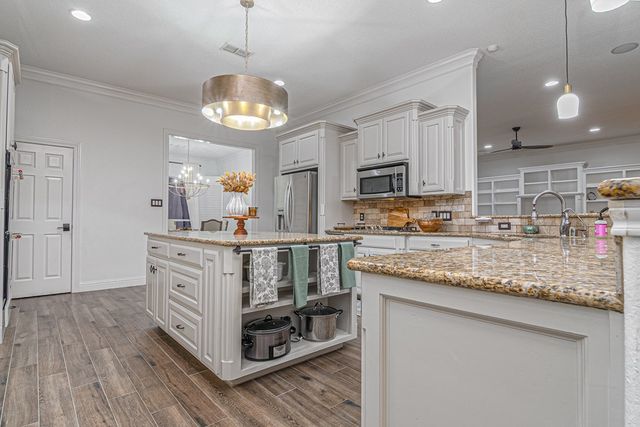 2009 Brentwood Dr, Midland, TX 79707