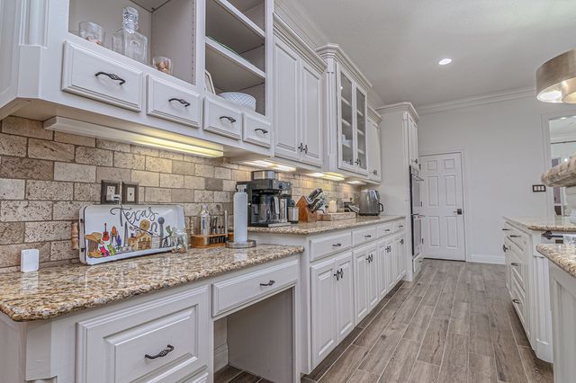 2009 Brentwood Dr, Midland, TX 79707