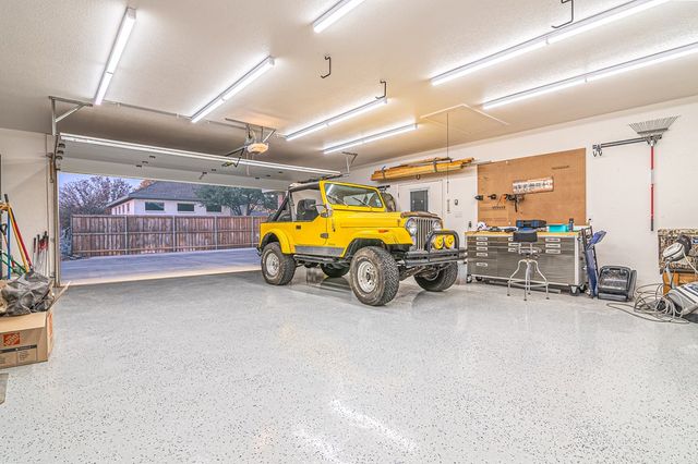 2009 Brentwood Dr, Midland, TX 79707