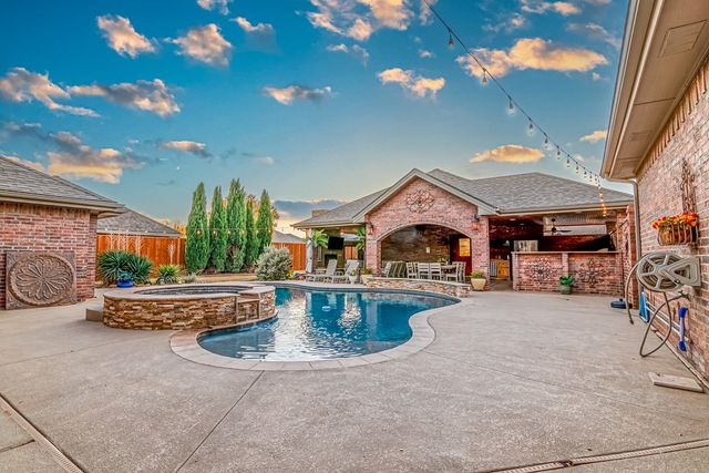 2009 Brentwood Dr, Midland, TX 79707