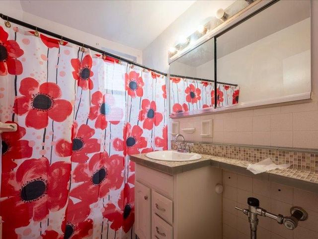 1200 E 53 Street 4S, Brooklyn, NY 11234