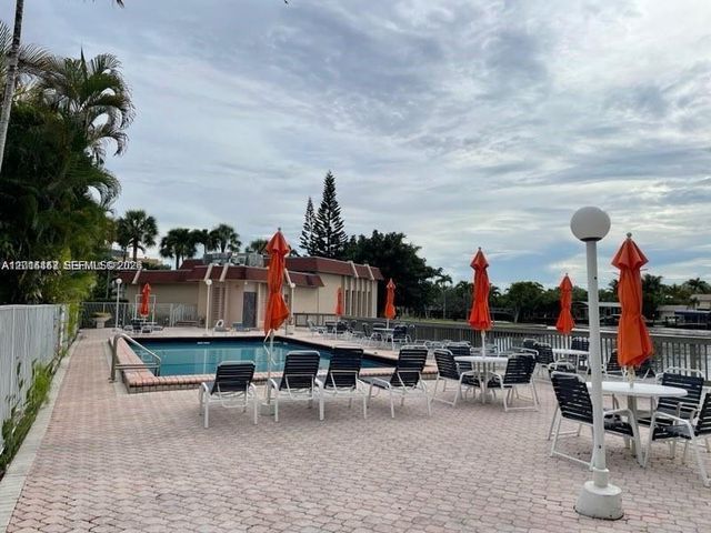 2001 Atlantic Shores Blvd 104, Hallandale Beach, FL 33009
