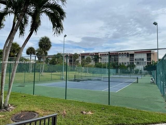 2001 Atlantic Shores Blvd 104, Hallandale Beach, FL 33009