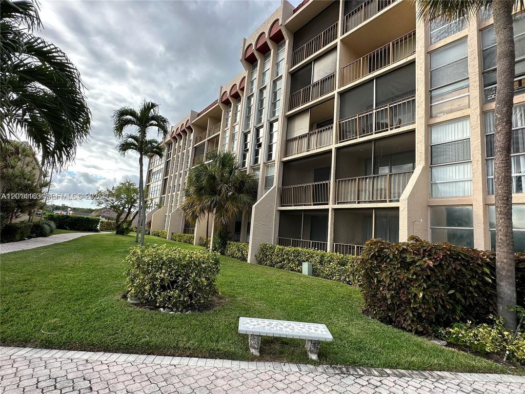 2001 Atlantic Shores Blvd 104, Hallandale Beach, FL 33009