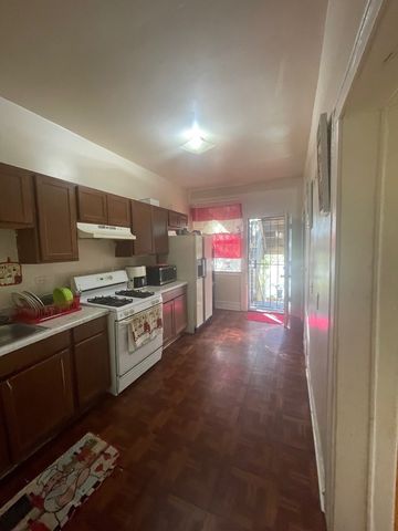 4123 W Washington Boulevard, Chicago, IL 60624