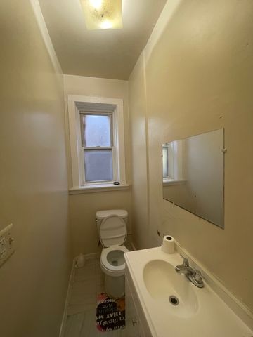 4123 W Washington Boulevard, Chicago, IL 60624