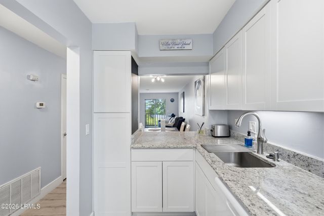 156 Dillon Rd Apt 225, Hilton Head Island, SC 29926