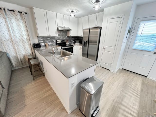 1072 Shutter Way, Kerrville, TX 78028