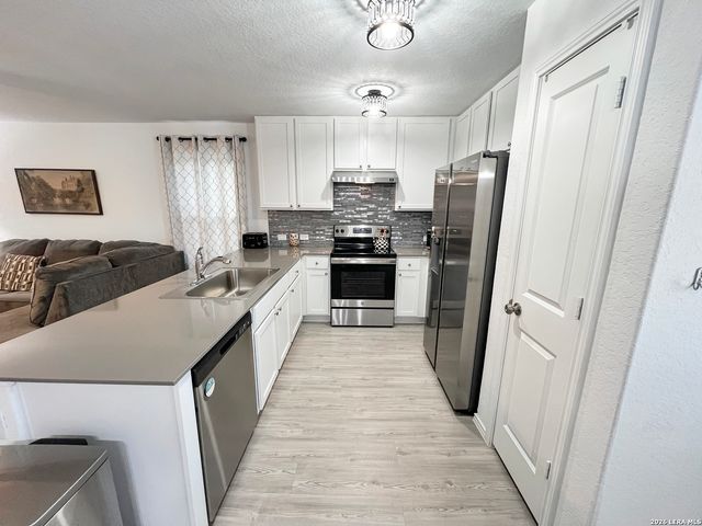 1072 Shutter Way, Kerrville, TX 78028