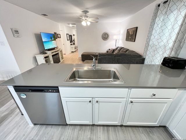 1072 Shutter Way, Kerrville, TX 78028