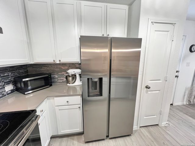 1072 Shutter Way, Kerrville, TX 78028