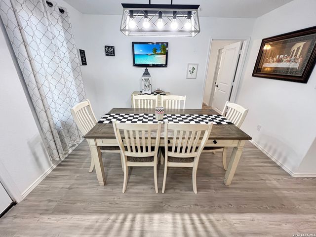 1072 Shutter Way, Kerrville, TX 78028