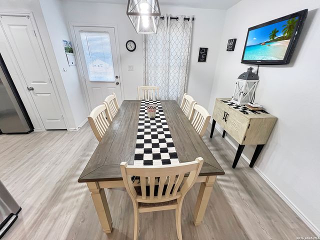 1072 Shutter Way, Kerrville, TX 78028