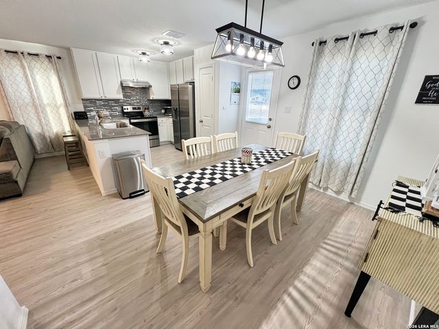 1072 Shutter Way, Kerrville, TX 78028