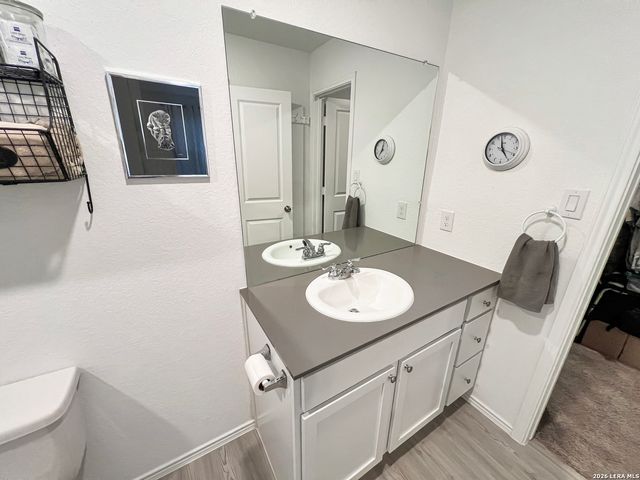 1072 Shutter Way, Kerrville, TX 78028