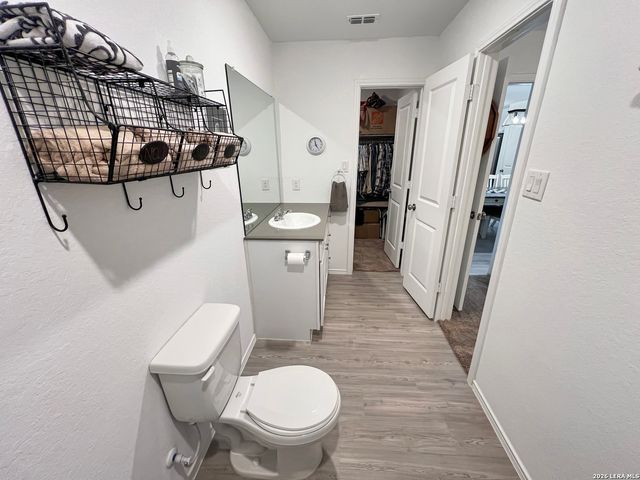 1072 Shutter Way, Kerrville, TX 78028