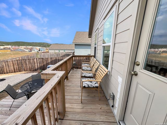 1072 Shutter Way, Kerrville, TX 78028