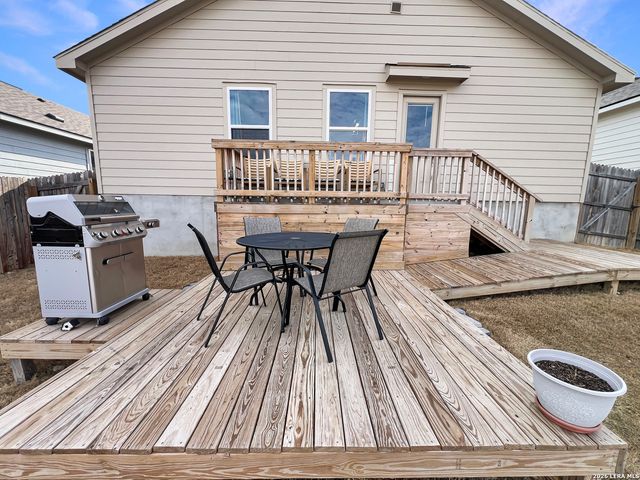 1072 Shutter Way, Kerrville, TX 78028