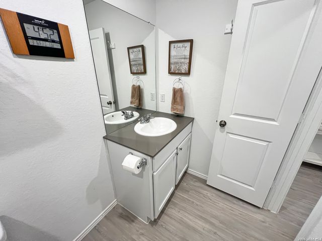 1072 Shutter Way, Kerrville, TX 78028