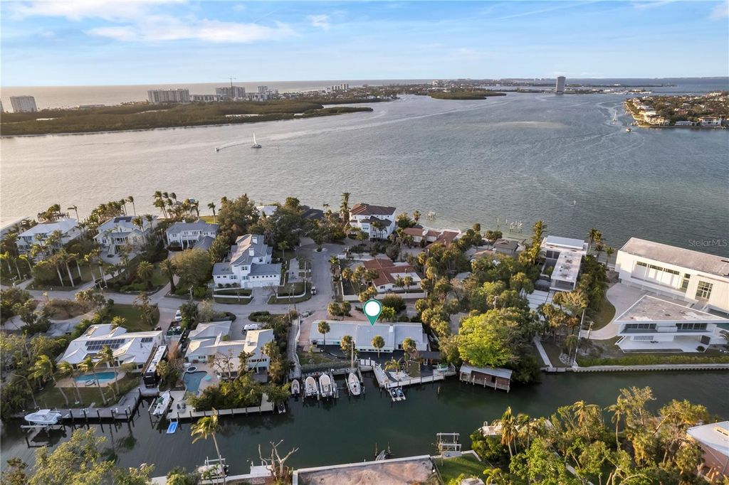31 LANDS END LANE, Sarasota, FL 34242