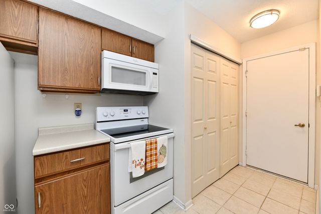 9411 Wimbledon Court N, Indianapolis, IN 46250