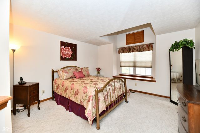 9411 Wimbledon Court N, Indianapolis, IN 46250