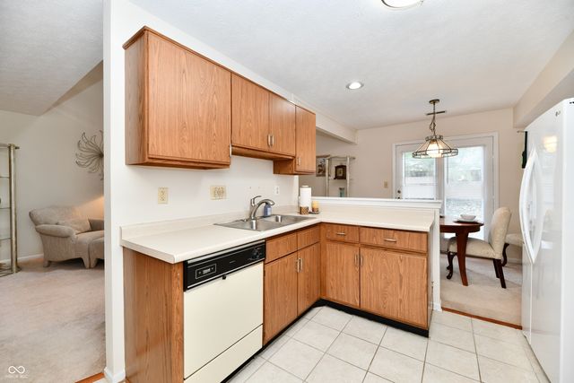 9411 Wimbledon Court N, Indianapolis, IN 46250