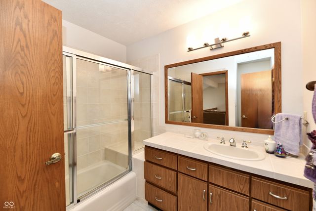 9411 Wimbledon Court N, Indianapolis, IN 46250