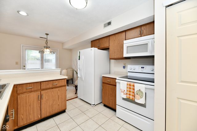 9411 Wimbledon Court N, Indianapolis, IN 46250