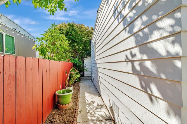 316 Los Encinos St 316, San Jose, CA 95134