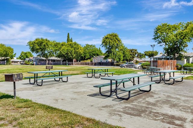 316 Los Encinos St 316, San Jose, CA 95134