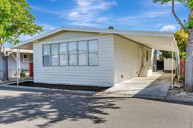 316 Los Encinos St 316, San Jose, CA 95134