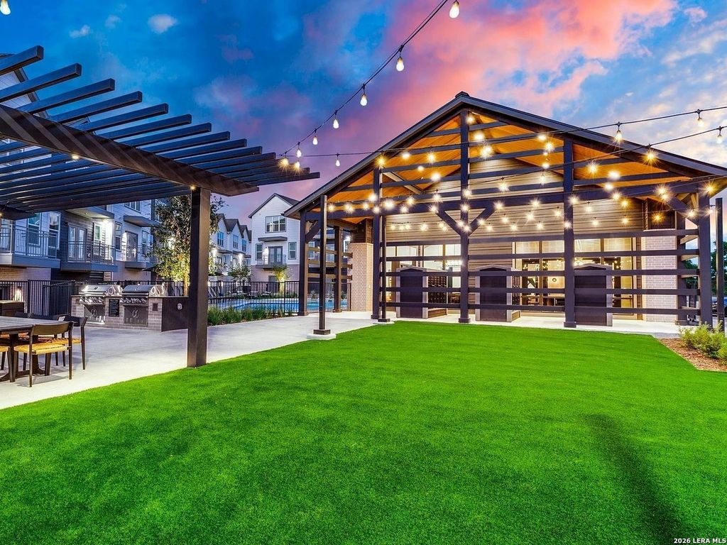 1000 Fort Worth Ave Apt 113, Dallas, TX 75208
