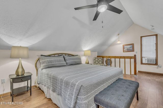 3042 Crestview Court, Sevierville, TN 37862